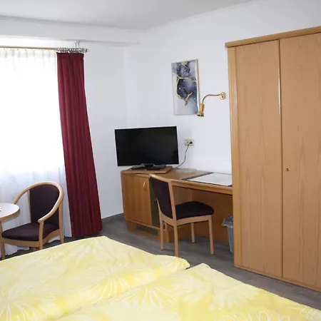 / Allebrodt Apartment *