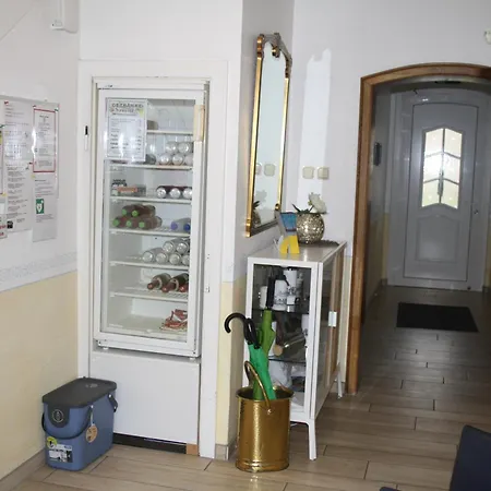 / Allebrodt Apartment *
